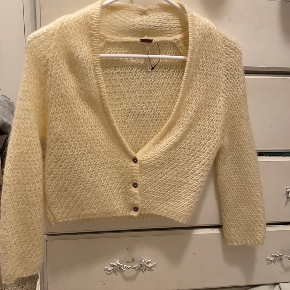 Free people sweater like new